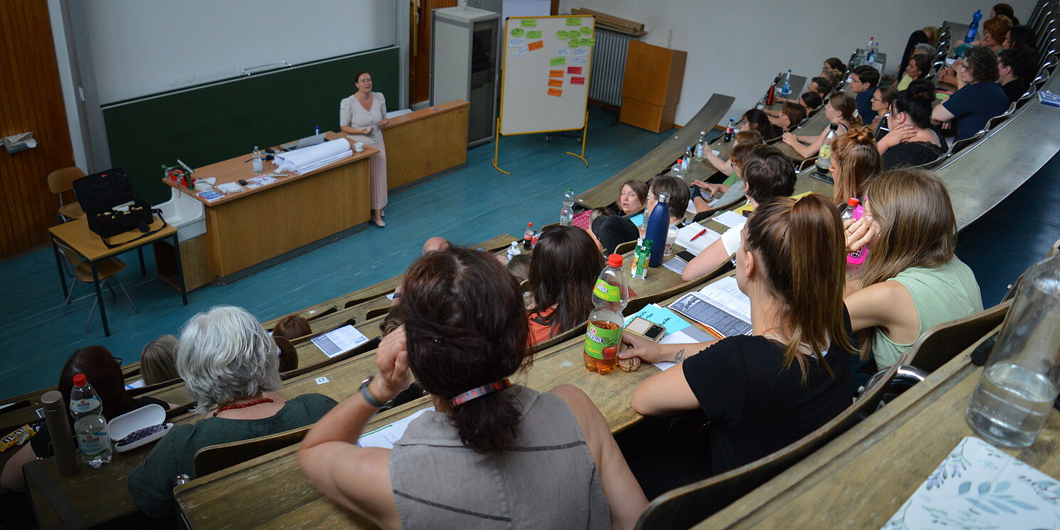 Die Vorträge von Prof. Dr. Dorothea Thieme fanden im Hörsaal P040 am Campus Prüfening statt. Foto: Tanja Rexhepaj/OTH Regensburg