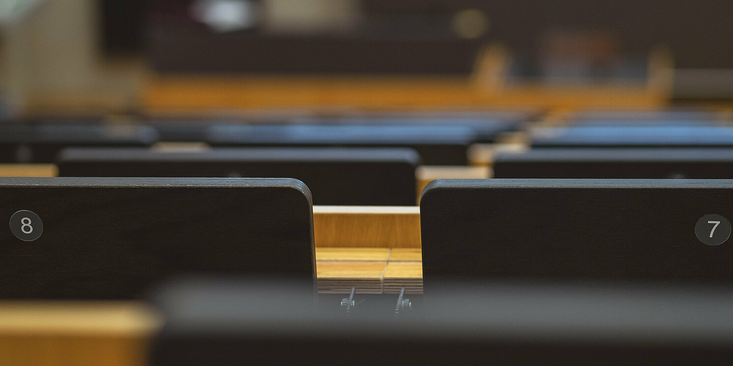 Blick in einen Hörsaal.